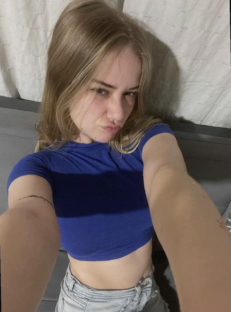 Match720r's tweet image. my eyeliner is sharp but my life plan is not