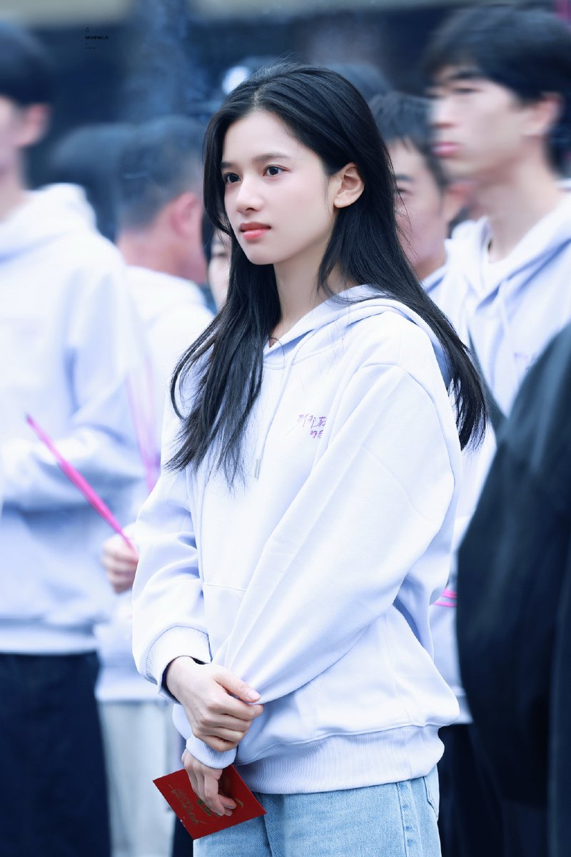 More pics uploaded by MORPHEUS 

#ZhangJingyi #RenDongxue #OnMyWay