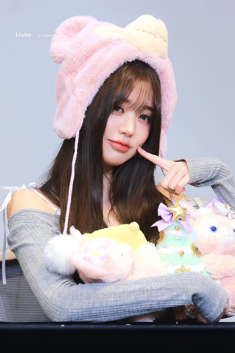 Listen_0831's tweet photo. 251130

🎀💘💗🐰

#JANGWONYOUNG #원영 #아이브 #ウォニョン #WONYOUNG  #IVE
 #장원영 https://t.co/yMRhRd6mEc