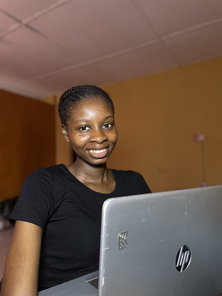 RoseMarvelous4's tweet image. Welcome to the last days of 2025 🤭🥰
May those who have promised to get back to us get back to us oooo 

Anyways, I build clean, responsive and high converting websites for businesses, brands and individuals 

Happy new month y’all ❤️