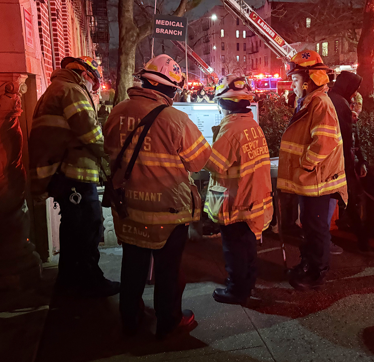 FD4D's tweet image. NYC – FDNY news – continuing with an apparent increase in fire activity in the last few weeks, Sunday was no exception. The FDNY was kept busy with two multiples (2ndalarms) on in the Bay Ridge Section of Brooklyn, the other in the Glendale section of Queens. The Queens job was a…