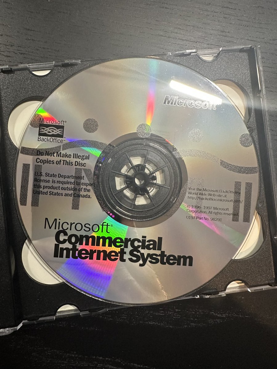 carriejones_us's tweet image. Booted up Microsoft MCIS 1.0 today – peak mid-90s enterprise internet vibes. 🌐
Crazy to think this suite (IIS, Mail, News, Commerce, Chat) was Microsoft’s big “commercial internet” play before everything went cloud.
Re, classic nostalgia. 💾🖥️ #Microsoft #MCIS #RetroComputing