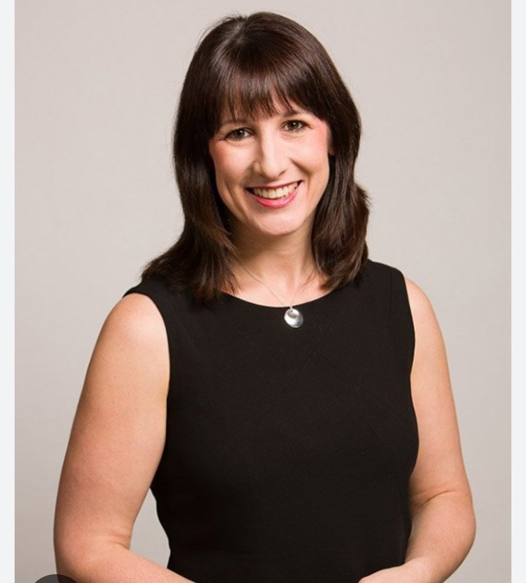 PhilMyers53's tweet image. A tale of 2 Chancellors
@RachelReevesMP has been accused of falsifying her CV. Buying a handbag on expenses when she worked for a bank. And now lying about the budget 
@RishiSunak lost £81 B to fraud £81,000,000,000 
Not a fucking word 
EIGHTY ONE BILLION