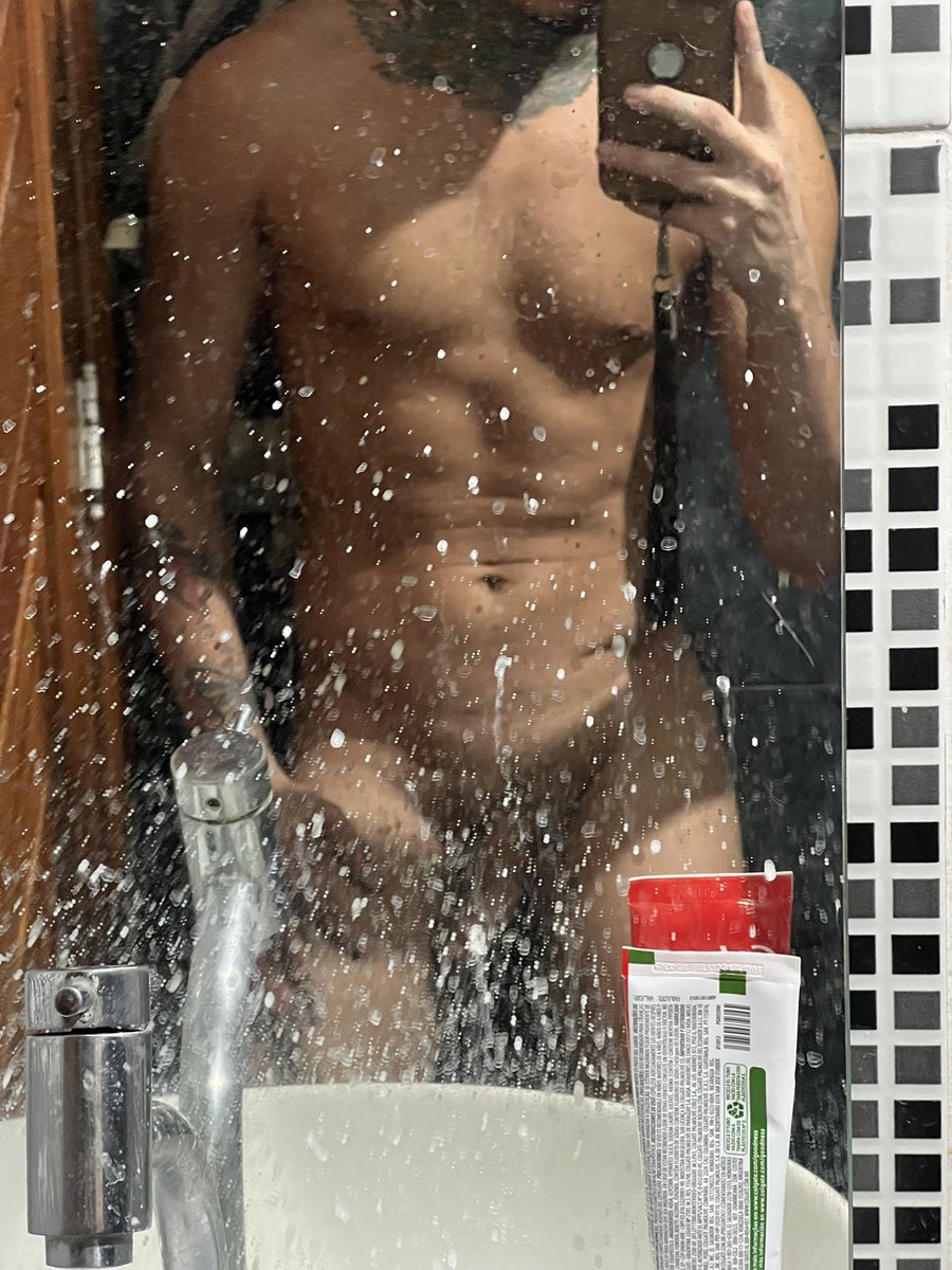 Alguem pra limpar esse espelho aqui?