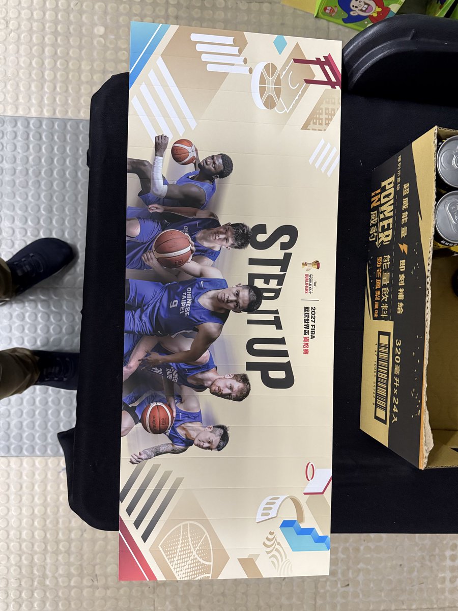 yusukeMimura's tweet image. 会場で無料でハリセンが配られてるのはわかりますが…エナジードリンクも缶が無料配布🥫
危なくないかなと思うけど、投げる人がいないってことですかね🤔