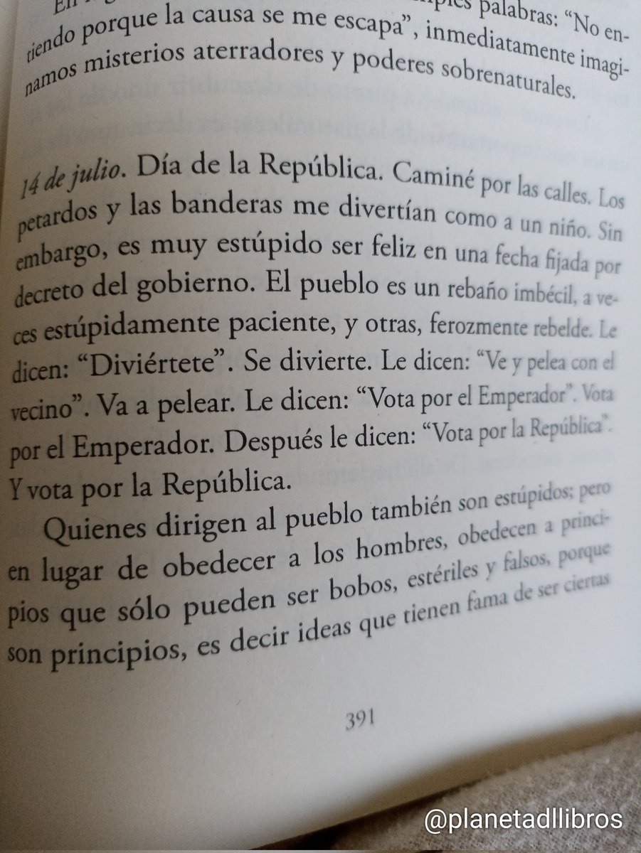 Incluye las dos versiones de «El Horla»
En la última, mejor y más completa, leemos el fragmento de la foto, que continúa en pág. 392: «en este mundo donde no estamos seguros de nada»
«¿Estamos VIENDO la cienmilésima parte de lo que existe?» P. 406
Cienmilésima
<a href="/EternaCadenciaE/">Eterna Cadencia España</a>🧵