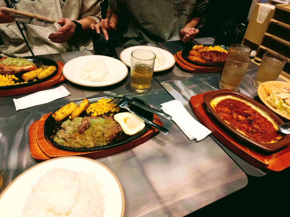 超絶遅くホ★昨日刀剣併せてした!!超安物&amp;即席で作ったｳｨｯｸﾞで臨んだｶﾈﾋﾗでしたがどーにかなったのでは!?😅モーニングから撮影→アフターで充実したとても楽しい１日だった💕✧⁠◝⁠(⁠⁰⁠▿⁠⁰⁠)⁠◜⁠✧ﾔｧ
1枚目📸 <a href="/itachi_rikka29/">六花(りっか)</a> 
2枚目自撮り下手過ぎﾄﾞｱｯﾌﾟごめんなさい