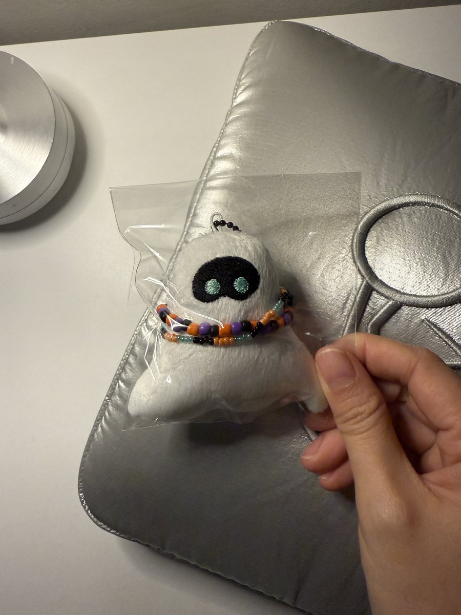 우떠키링 너어모 귀엽습미당 💜💜💜
하, 귀여운게 세상 이김
굿즈제작, 감사드려요 💜💜💜

<a href="/YELLOWFORJINNIE/">💛옐로💛</a>