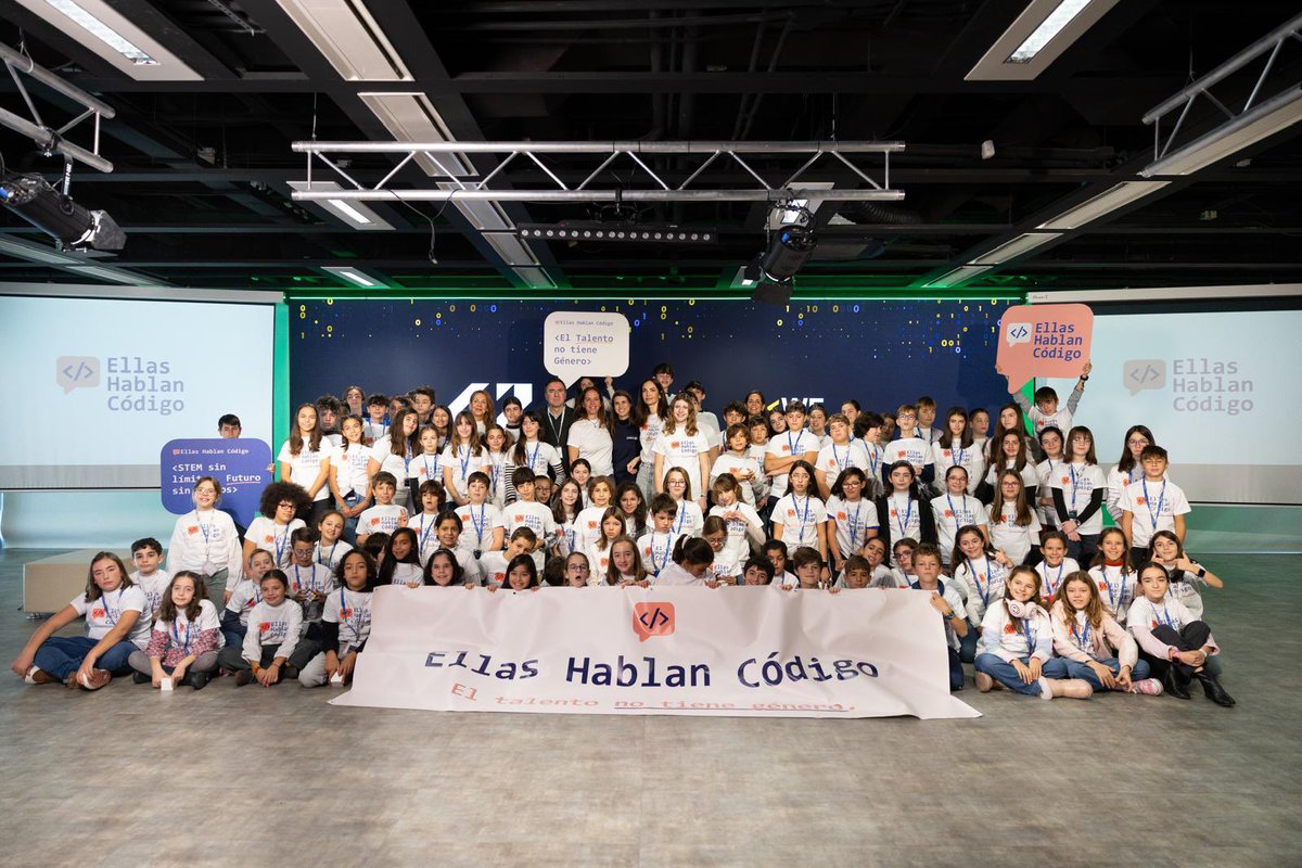 GeneracionCode's tweet image. El sábado pasado estuvimos con las niñas y niños que participan en la primera edición del bootcamp #EllasHablanCódigo, una iniciativa que impulsamos desde Generación Code junto a la modelo y empresaria @eusilva