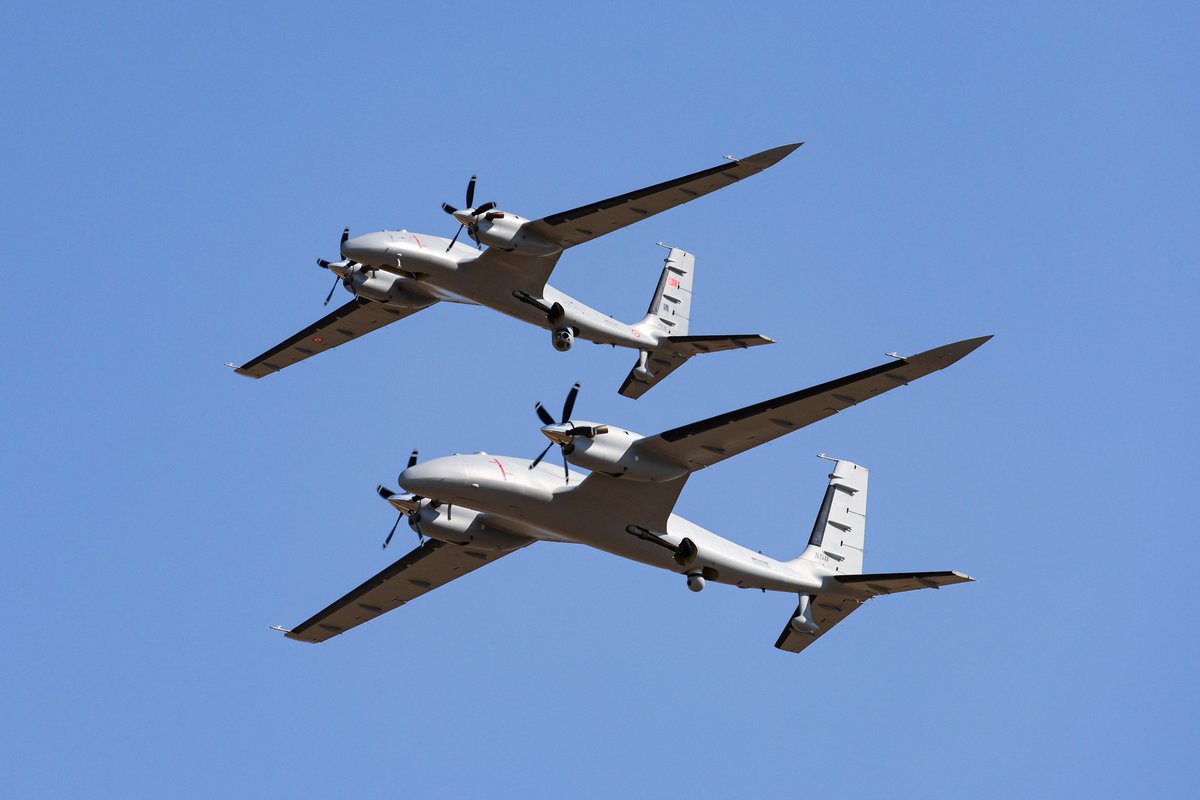 TurkishCentury's tweet image. Türkiye is quickly emerging as an alternative to the US, Russia, Europe and China as an #AirPower solutions provider, and even distinguishes itself as being more futuristic and #drone-focused than the rest. 

It made history yesterday by demonstrating the first #UCAV-based BVR
