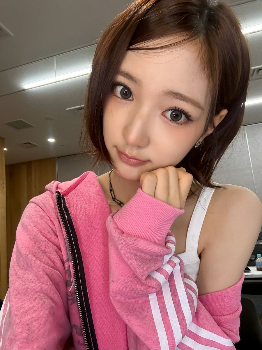 KiiiKiii_talk's tweet image. 보고싶따 티키들💗 감기 조심해!! 

#KiiiKiii #키키 #JIYU #지유