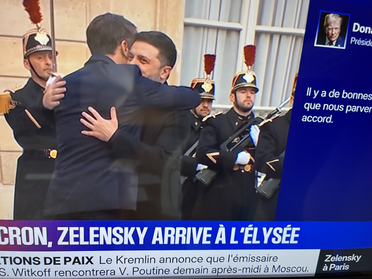 E2Villiers's tweet image. M. Zelensky est arrivé chercher un chèque pour ses œuvres sociales.
