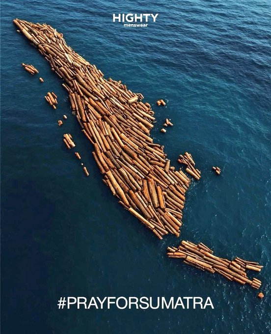 __AnakKolong's tweet image. "Sejak dulu, pemain gelondongan kayu hutan, dan perusak lingkungan hidup, umumnya dikuasai oleh mereka yg di "darat", bukan di laut, pun bukan di udara".
_____________

'Food estate, pagar laut, hilirisasi, Raja Ampat, 4.000 hektar tambang ilegal di hutan IKN, kini di Sumatera,…