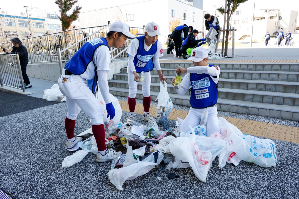 umigifu's tweet photo. #スポGOMI甲子園全国大会 が
昨日おこなわれました
岐阜県代表
 #岐阜高校硬式野球部 
O脚バスターズは、第24位と健闘👏

第24位のチームに贈られる
「富士工業賞」を受賞しました✨
選手の皆さんお疲れまでした！

 #スポGOMI甲子園  #海と日本  #日本財団  #岐阜県 https://t.co/uHnhfrqAkw
