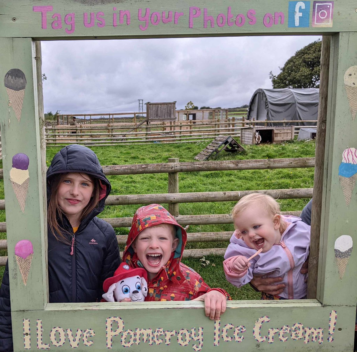 DavidRoger1951's tweet image. #AlphabetChallenge   #WeekWforWindows

#Grandgirljoy 👧💞
#Grandboyjoy 👱💞
#Grandgirljoy 👶💞