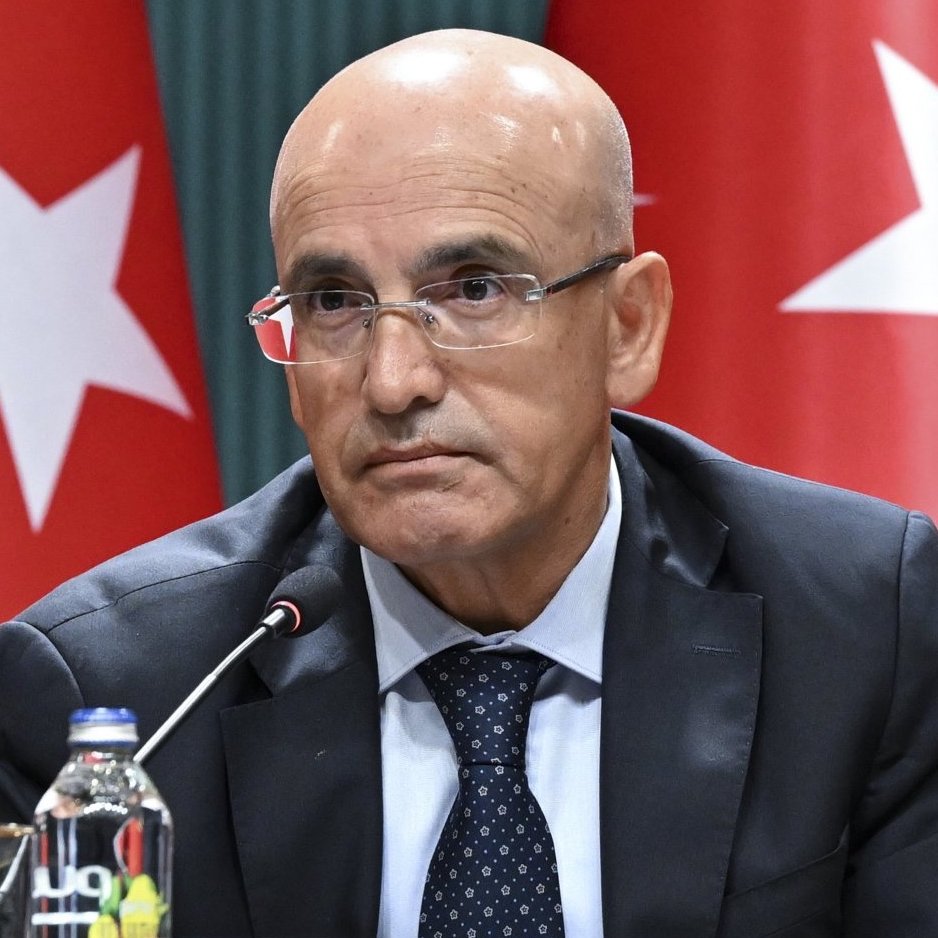 Mehmet Şimşek: "Daha elverişli finansal koşullar sayesinde ekonomideki artışın 2026'da bu yıldan daha olumlu olmasını bekliyoruz."