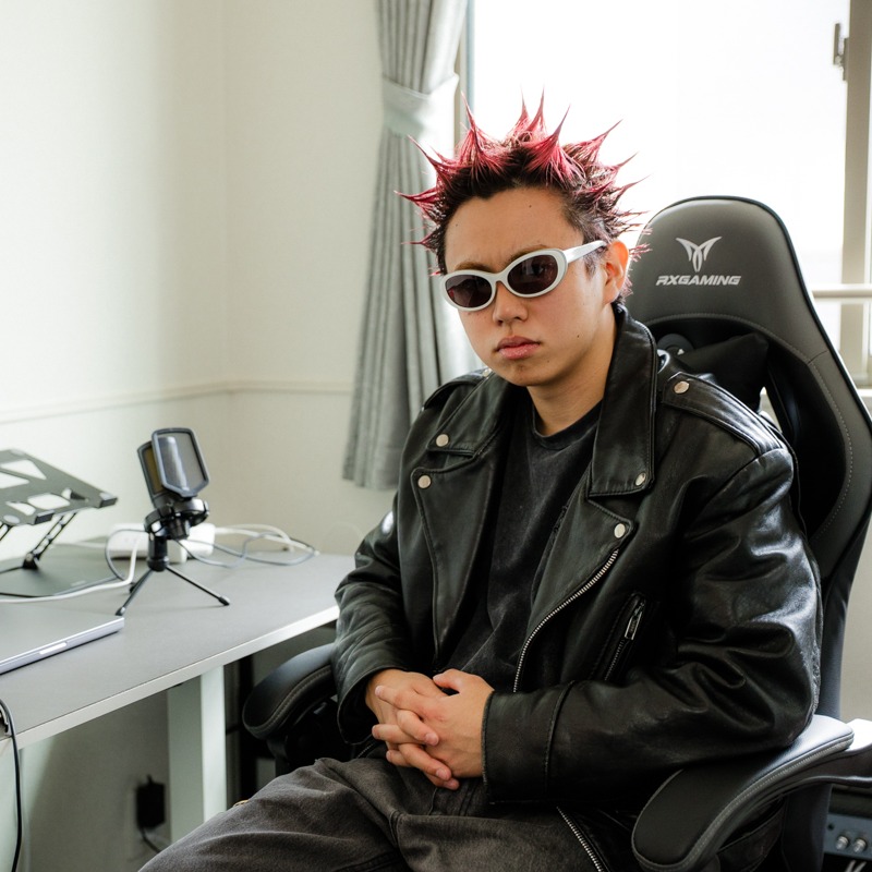 realsoundjp's tweet photo. ||◤ 特集：ヤングスキニー Road to 日本武道館 ◢||

📎 https://t.co/9zQ6tj4AAR

Vol.2：ゴンザレス「より多くの人に届けたい」
就職ではなく“バンド”を選択をした覚悟

／
📷撮りおろし写真一覧はこちら！
https://t.co/V9LER4tFgB
＼

@yang_skinny #ヤングスキニー