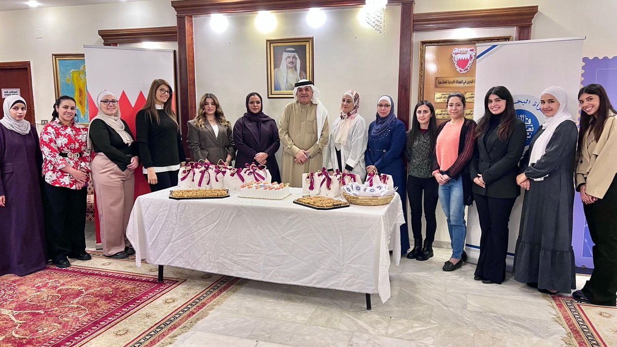 BahrainEmbJO's tweet image. أقامت السفارة احتفالاً بمناسبة يوم المرأة البحرينية، وأعرب سعادة السفير الشيخ خليفة بن عبدالله بن حمد آل خليفة، عن أسمى آيات التهاني والتبريكات، لصاحبة السمو الملكي الأميرة سبيكة بنت إبراهيم آل خليفة قرينة جلالة الملك المعظّم رئيسة المجلس الأعلى للمرأة حفظها الله، بهذه المناسبة.