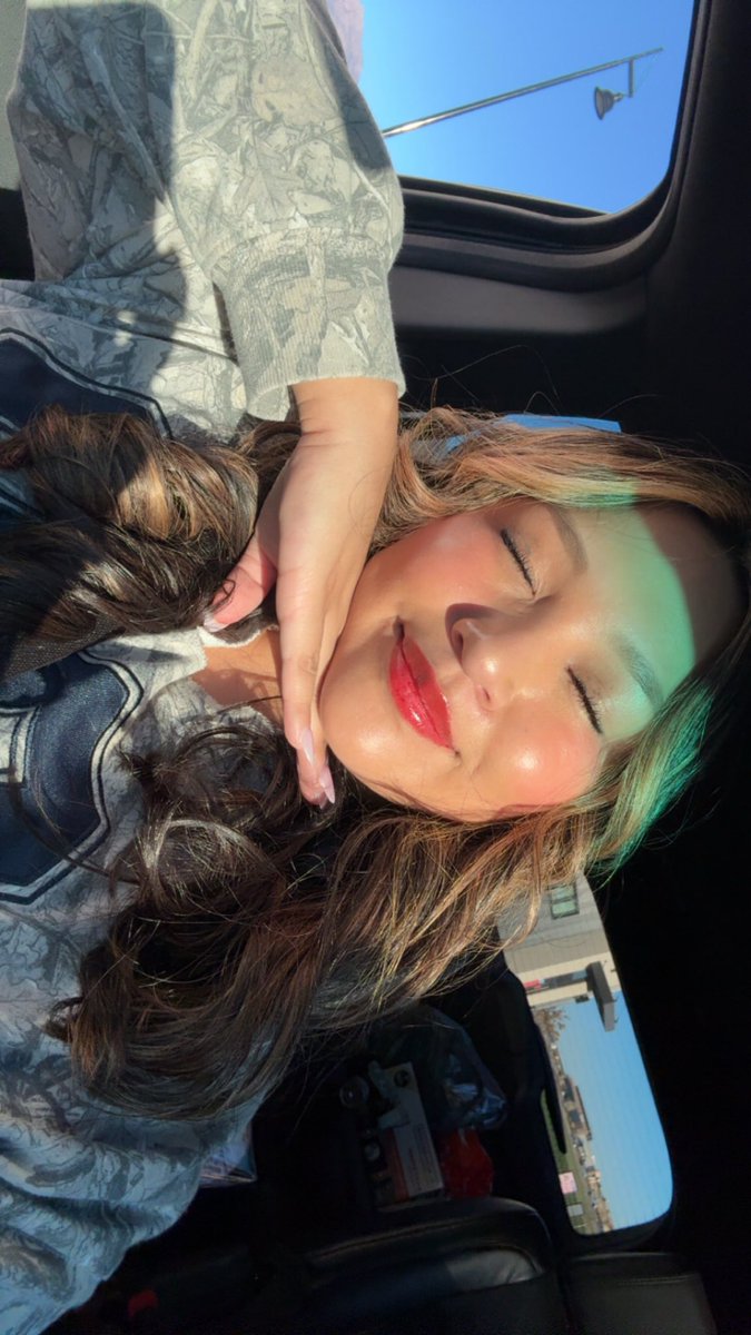 IsabelBrokenleg's tweet photo. Me!!! ❤️ https://t.co/8SF6fcLSgg