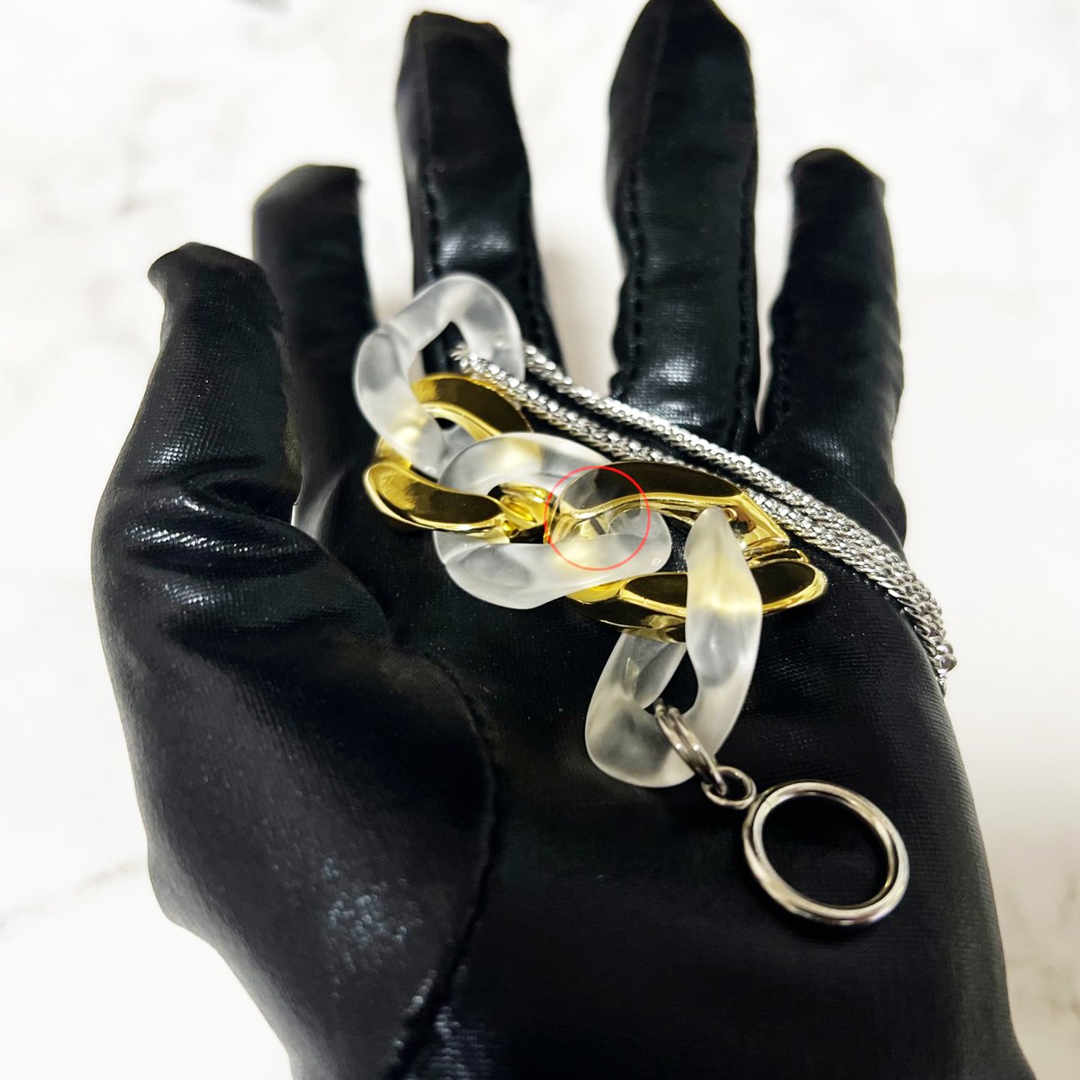 色々単体・繋がってるやつ両方ともプラ・アクリルチェーンを取り寄せ