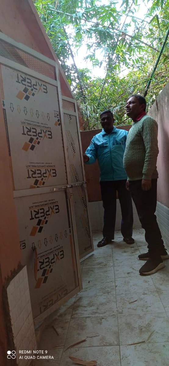 LSBA_Saran's tweet image. #HamaraShauchalayHamaraBhavishya के अंतर्गत ग्राम पंचायत में निर्मित। #CSC के जांच उपरांत रेट्रोफिटिंग में साथ सफ़ाई हेतु लोगों को प्रेरित किया जा रहा है । शौचालय का प्रयोग से जन जीवन बीमारियों से बचाया जा सकता है 
@LSBA_Bihar @Saran_dm @SBMGramin @IPRDBihar @BiharRDD