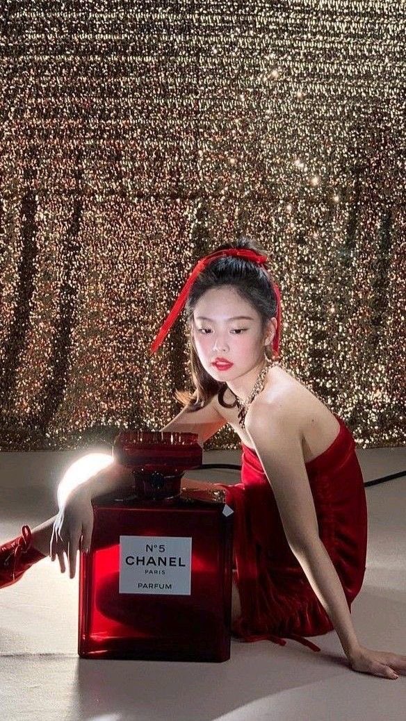 1l1vay's tweet image. 레드제니 + 샤넬 …. ♥️