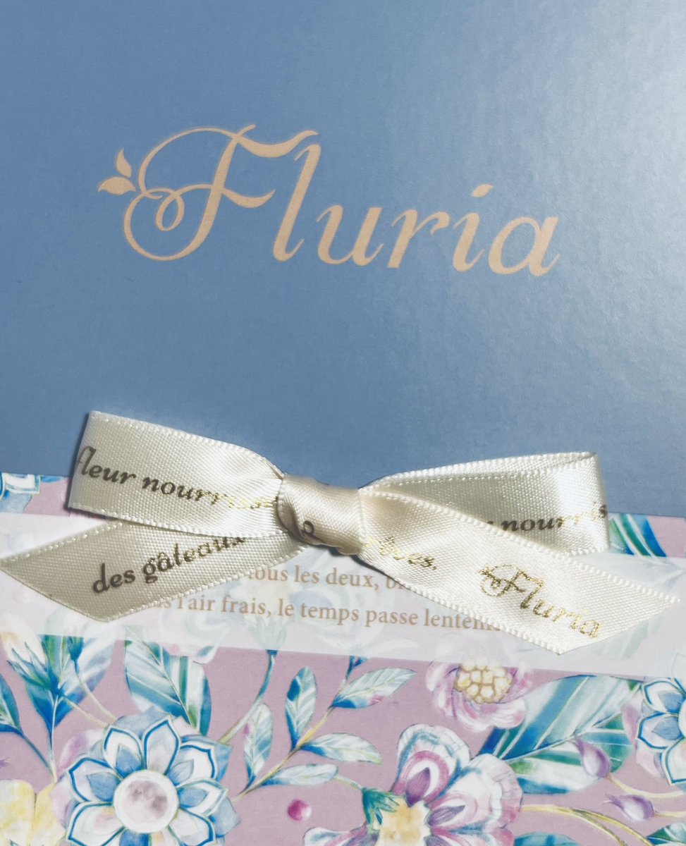 家族が可愛い箱を貰ったみたいなので
生活用品を入れていく🎀