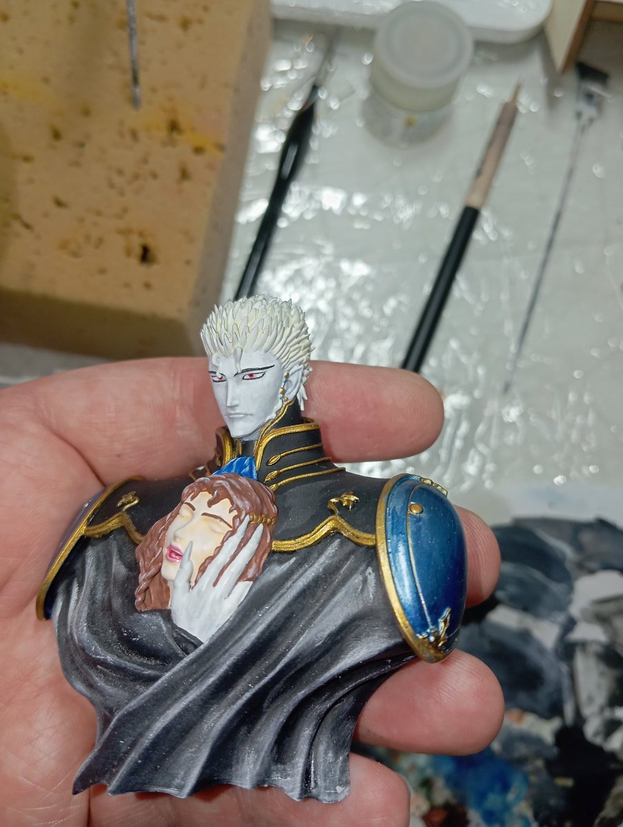 Blade0818's tweet image. I finished painting bust Maerlink from #VampireHunterD  by @heavygauge01  
He is very detailed! ☺