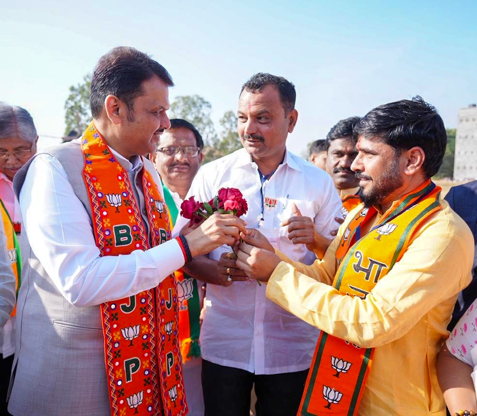 Devendra_Office's tweet image. 🔸CM Devendra Fadnavis arrives at Bhor, Pune. 
🔸मुख्यमंत्री देवेंद्र फडणवीस यांचे भोर, पुणे येथे आगमन.
🔸मुख्यमंत्री देवेंद्र फडणवीस इनका भोर, पुणे में आगमन। 

🕞 3.30pm | 1-12-2025📍Pune | दु. ३.३० वा. | १-१२-२०२५📍पुणे.

@Dev_Fadnavis 
#Maharashtra #DevendraFadnavis…