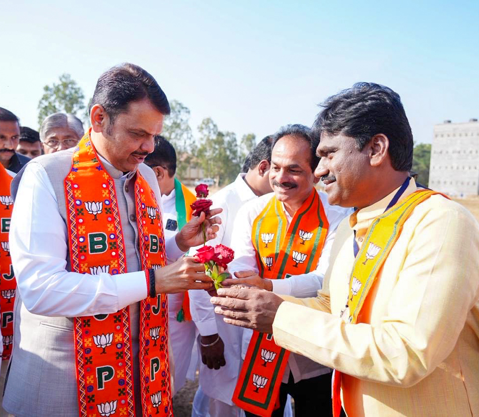Devendra_Office's tweet image. 🔸CM Devendra Fadnavis arrives at Bhor, Pune. 
🔸मुख्यमंत्री देवेंद्र फडणवीस यांचे भोर, पुणे येथे आगमन.
🔸मुख्यमंत्री देवेंद्र फडणवीस इनका भोर, पुणे में आगमन। 

🕞 3.30pm | 1-12-2025📍Pune | दु. ३.३० वा. | १-१२-२०२५📍पुणे.

@Dev_Fadnavis 
#Maharashtra #DevendraFadnavis…