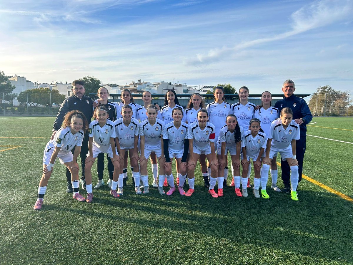 El 𝐂𝐚𝐝𝐞𝐭𝐞 𝐀 𝐅𝐞𝐦𝐞𝐧𝐢𝐧𝐨 cayó por 0-1 en casa ante el 𝐌𝐚𝐥𝐚𝐠𝐚 𝐂𝐅 𝐒𝐀𝐃 ⚽

Un duelo muy competido en el que nuestras jugadoras dieron todo, mostrando sacrificio, intensidad y una actitud ejemplar de principio a fin 🙌💪

#RealJaénCFFemenino #CanteraRJ #CadeteA