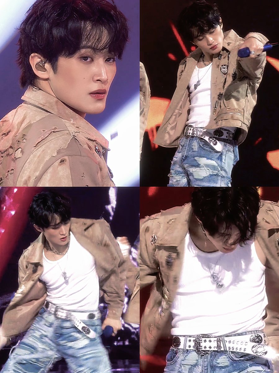 anythingforlmk's tweet image. Mark for Beat It Up performance