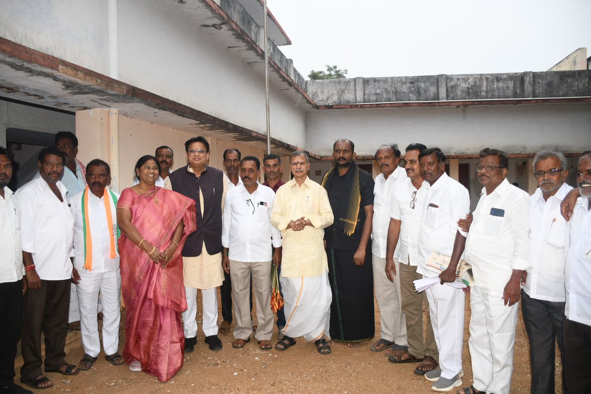 ajaydharamsingh's tweet image. ಆಂಧ್ರ ಪ್ರದೇಶ್ ರಾಜ್ಯದ ಹಿಂದಪುರಂ ಜಿಲ್ಲೆಯ ಪೇನುಕೊಂಡ ಹಾಗೂ ಧರ್ಮಾವರಂ ಪಟ್ಟಣದಲ್ಲಿ ಆಯೋಜಿಸಲಾಗಿದ್ದ ಸಂಘಟನ್‌ ಸೃಜನ್‌ ಅಭಿಯಾನ ದಲ್ಲಿ ಸಕ್ರಿಯವಾಗಿ ಪಾಲ್ಗೊಳ್ಳಲಾಯಿತು. ಈ ಮಹತ್ವದ ಅಭಿಯಾನದ ಭಾಗವಾಗಿ, ಜಿಲ್ಲಾ ಮಟ್ಟದ  ಸಭೆಯನ್ನು ಉದ್ದೇಶಿಸಿ ಮಾತನಾಡಲಾಯಿತು.
ಸಂಘಟನೆಯ ಬಲವರ್ಧನೆ ಮತ್ತು ಪಕ್ಷದ ರಚನಾತ್ಮಕ ಕಾರ್ಯಗಳ ಕುರಿತು ಪ್ರಮುಖ…