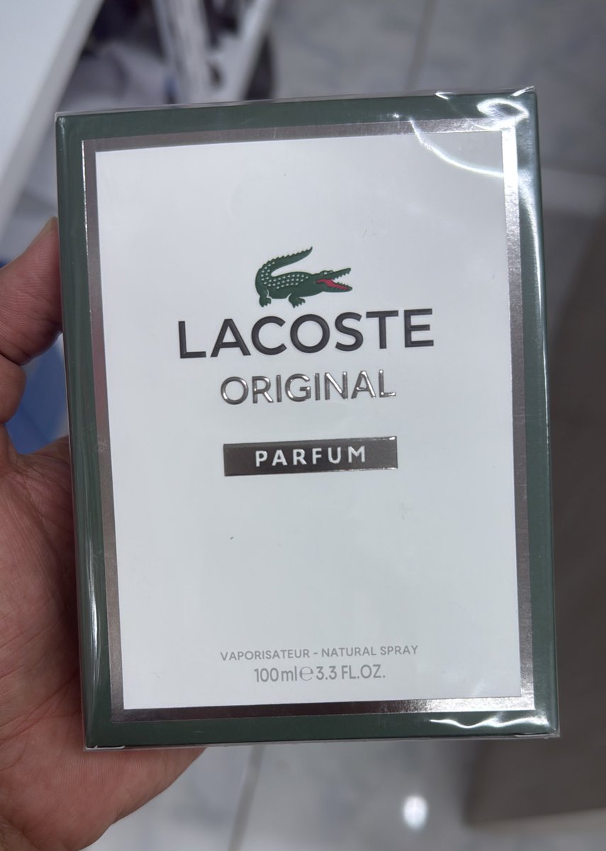 من العطور الي تناسب اغلب الأذواق 
رغم انه الرائحة مستهلكه لكن لطيف وسعره الطف 🤍