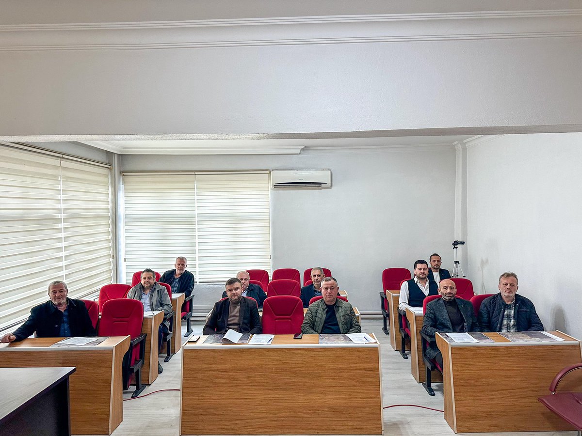 Aralık ayı olağan meclis toplantısı Belediye Başkanımız Selçuk Kurt ve Meclis Üyelerimizin katılımı ile gerçekleştirildi.

Meclis toplantısında alınan kararların ilçemize hayırlı olmasını diliyoruz.