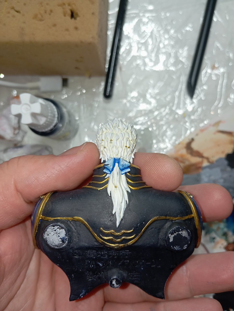 Blade0818's tweet image. I finished painting bust Maerlink from #VampireHunterD  by @heavygauge01  
He is very detailed! ☺