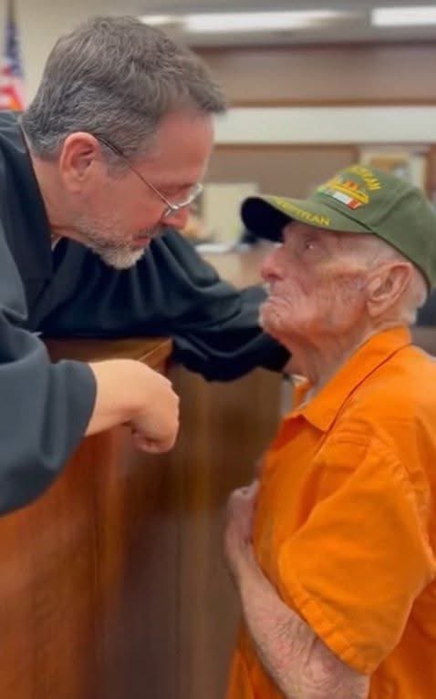 The 82-year-old veteran stood trembling in the courtroom, expecting a prison sentence.
But the judge didn't reach for his gavel, he reached for the defendant.

James, a decorated Vietnam veteran, had been living on the streets for three years.
Last week, during a freezing storm,
