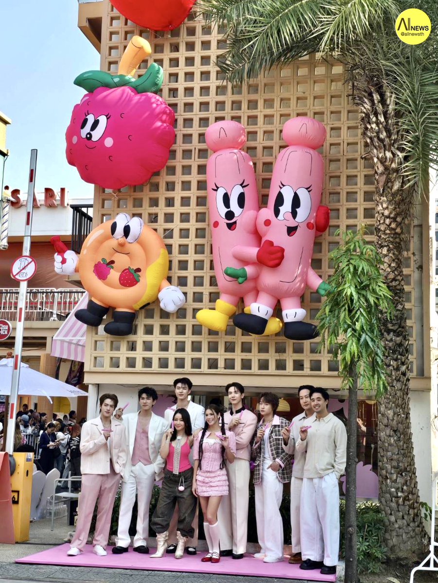 AllNews_th's tweet image. BioActive + แบรนด์อาหารเสริมจากนิวซีแลนด์ จับมือ Donut Disturb คาเฟ่สายขนมชื่อดัง  กับแคมเปญสุดคิวท์ “Gluta Takeover” ในงาน*BioActive+ X DONUT DISTURB: Gluta Takeover*

#BioActiveGlutaCafe
#Meennicha8 #maxky_rp
#Savesaisawat #isamsame 
#bentenpattara