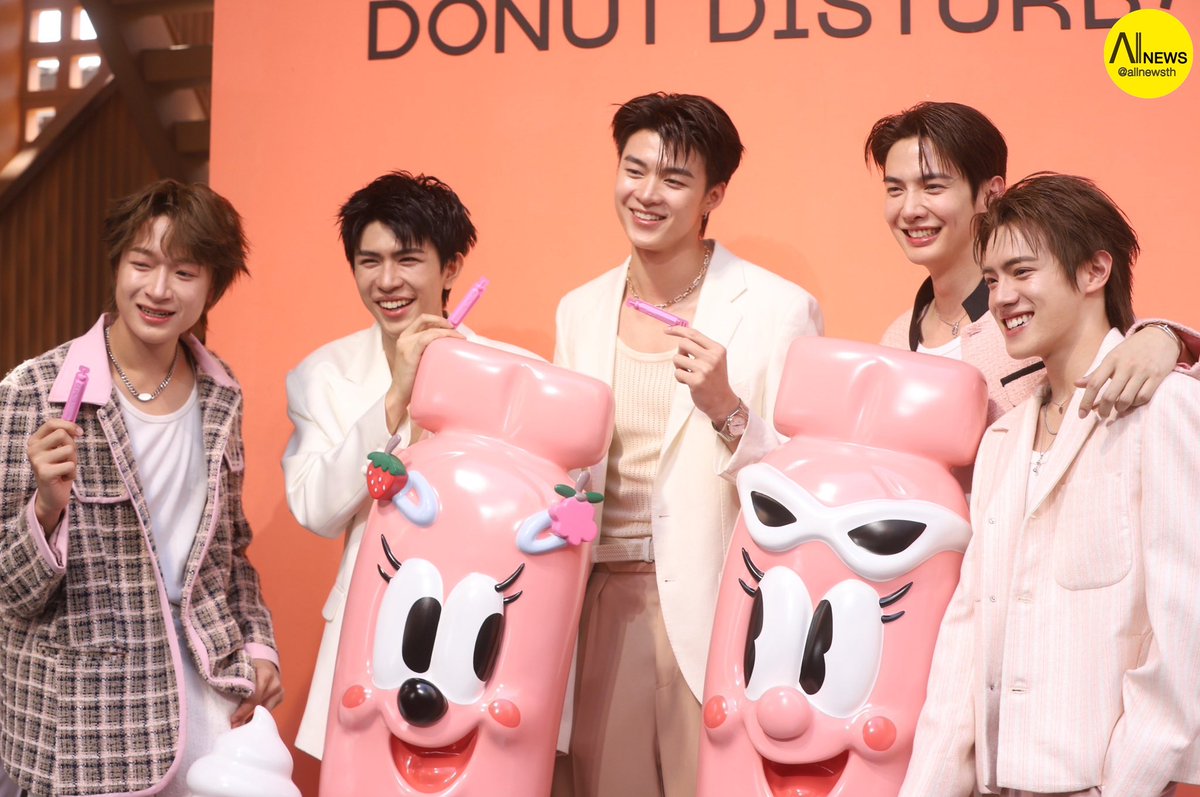 AllNews_th's tweet image. BioActive + แบรนด์อาหารเสริมจากนิวซีแลนด์ จับมือ Donut Disturb คาเฟ่สายขนมชื่อดัง  กับแคมเปญสุดคิวท์ “Gluta Takeover” ในงาน*BioActive+ X DONUT DISTURB: Gluta Takeover*

#BioActiveGlutaCafe
#Meennicha8 #maxky_rp
#Savesaisawat #isamsame 
#bentenpattara