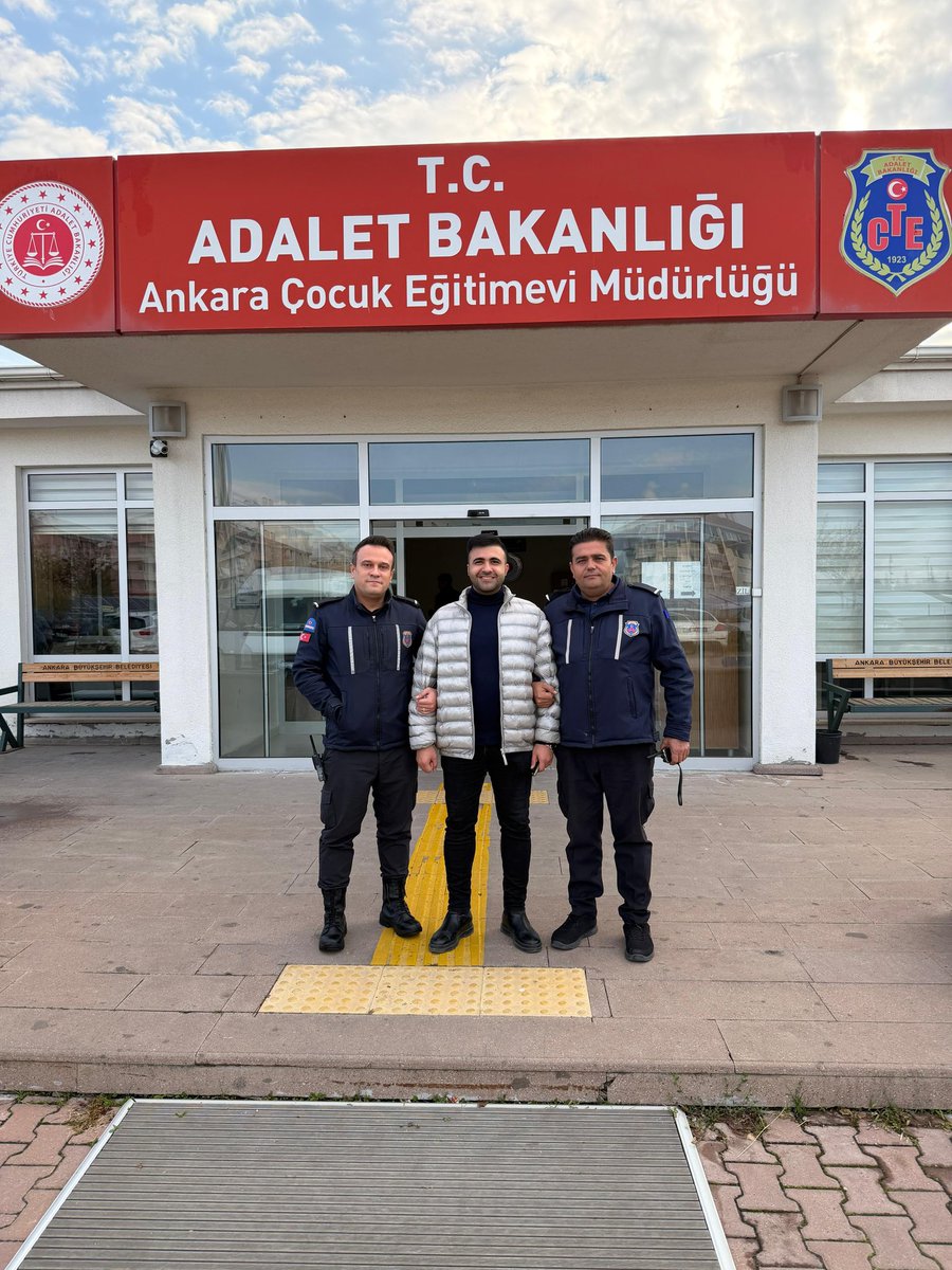 Birlikte çalıştığımız personel arkadaşımıza yeni görev yerine uğurladık hayırlı uğurlu olsun Allah utandırmasın.<a href="/ismail_toran/">İSMAİL TURAN TORAN</a>