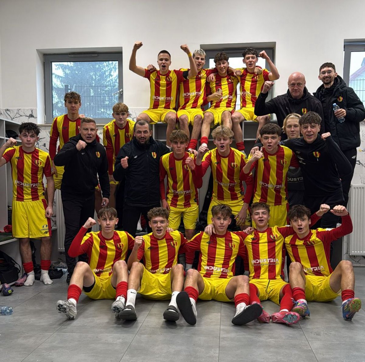 👑| #KoroniarskieWyniki
Komplet wyników Żółto-Czerwonych drużyn z minionego tygodnia! 🟡🔴

Więcej 👉bit.ly/akademia-koron…
__
<a href="/SGP_INDUSTRIA/">ŚGP INDUSTRIA</a> #Industria