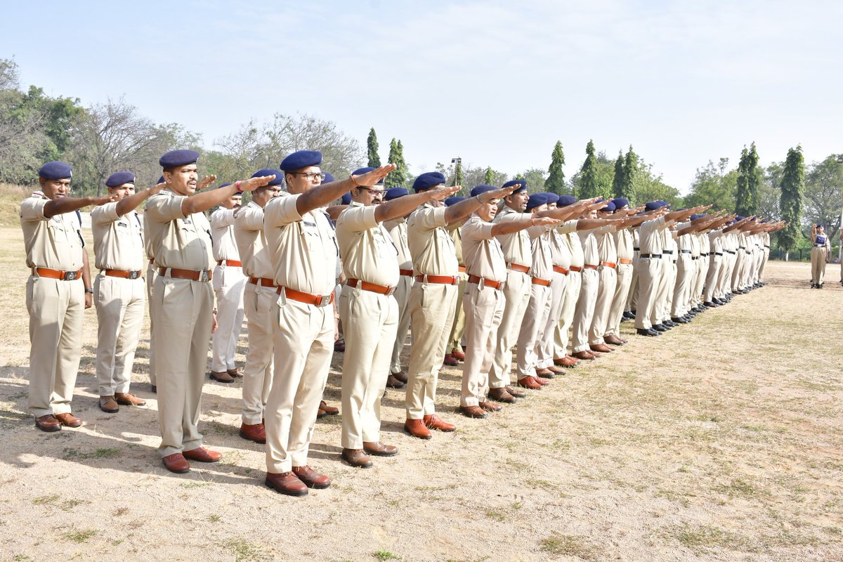 CISFTraining's tweet image. Mass Swachhata Pledge at CISF NISA!

As part of the Observance of Swachhta Pakhwada–2025, CISF NISA organized a Mass Swachhata Pledge, reaffirming commitment toward cleanliness, hygiene, and a cleaner environment.

#CISF #NISA #SwachhtaPakhwada2025 #SwachhataPledge @CISFHQrs 🇮🇳