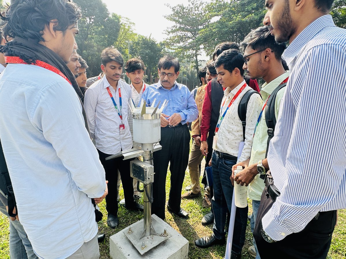 DaffodilPoly's tweet image. 👏 সম্পর্কে বাস্তবিক জ্ঞান অর্জনের লক্ষ্যে ড্যাফোডিল পলিটেকনিকের সিভিল ডিপার্টমেন্টের ৪র্থ সেমিস্টারের ২০ জন শিক্ষার্থী Bangladesh Meteorological Department (BMD)-এ স্টাডি ট্যুরে অংশগ্রহণ করে। 

#Daffodilpolytechnic #DiplomaEngineering #StudyTour #Civil