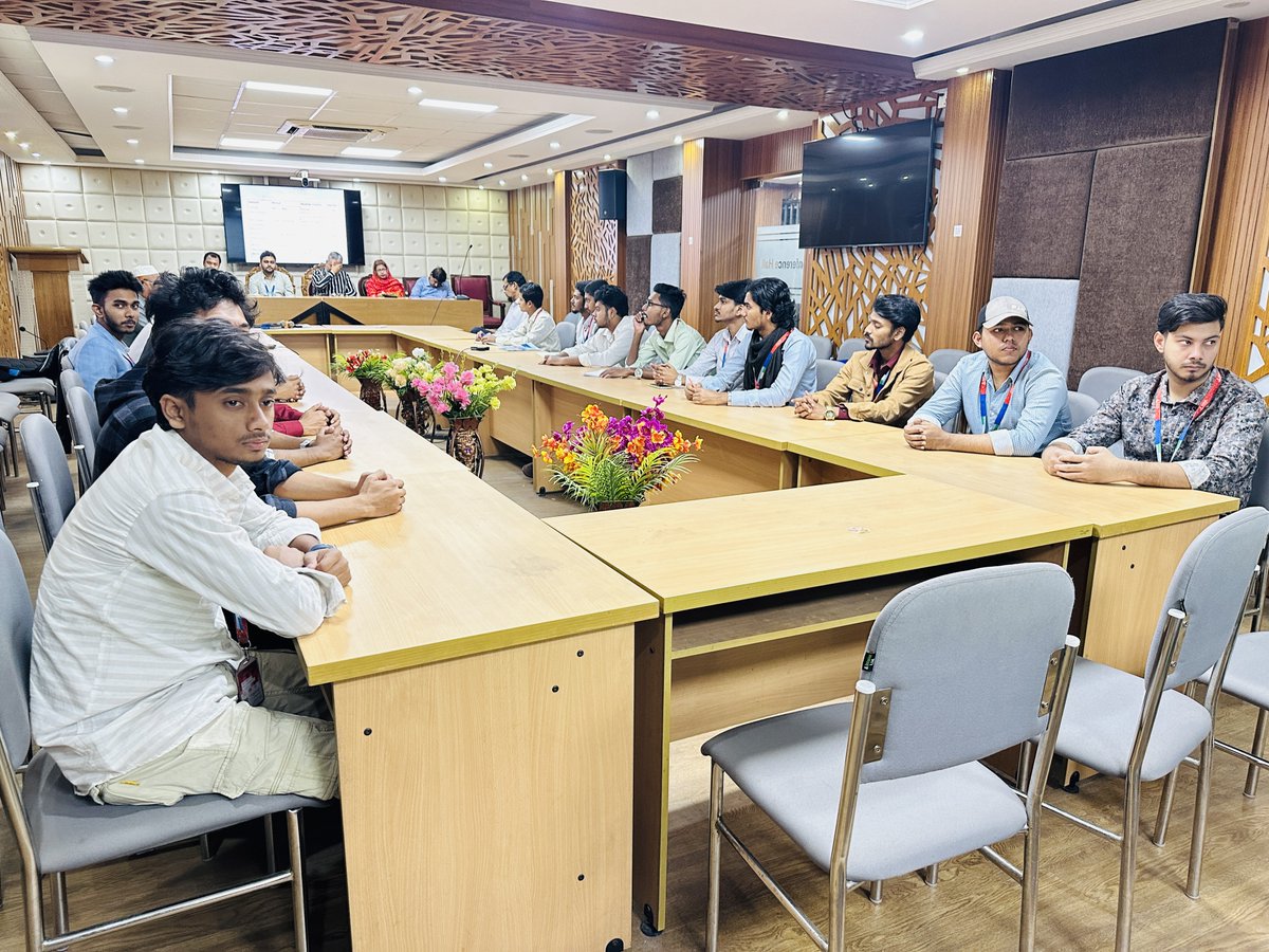 DaffodilPoly's tweet image. 👏 সম্পর্কে বাস্তবিক জ্ঞান অর্জনের লক্ষ্যে ড্যাফোডিল পলিটেকনিকের সিভিল ডিপার্টমেন্টের ৪র্থ সেমিস্টারের ২০ জন শিক্ষার্থী Bangladesh Meteorological Department (BMD)-এ স্টাডি ট্যুরে অংশগ্রহণ করে। 

#Daffodilpolytechnic #DiplomaEngineering #StudyTour #Civil