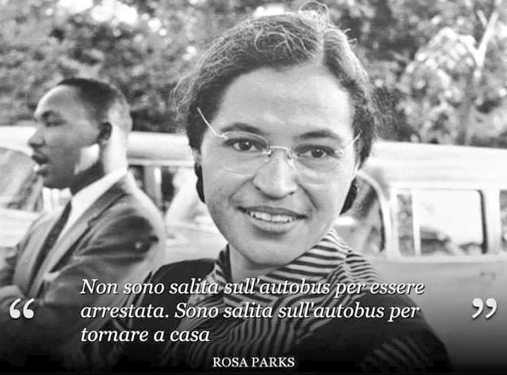 Asiablog_it's tweet image. #1DICEMBRE 1955 🇺🇸 

In Alabama la sarta #RosaParks si rifiuta di cedere il posto sull&apos;autobus ad un uomo &quot;bianco&quot; e viene arrestata per aver violato le leggi segregazioniste. L&apos;episodio farà partire il Boicottaggio dei bus di Montgomery.