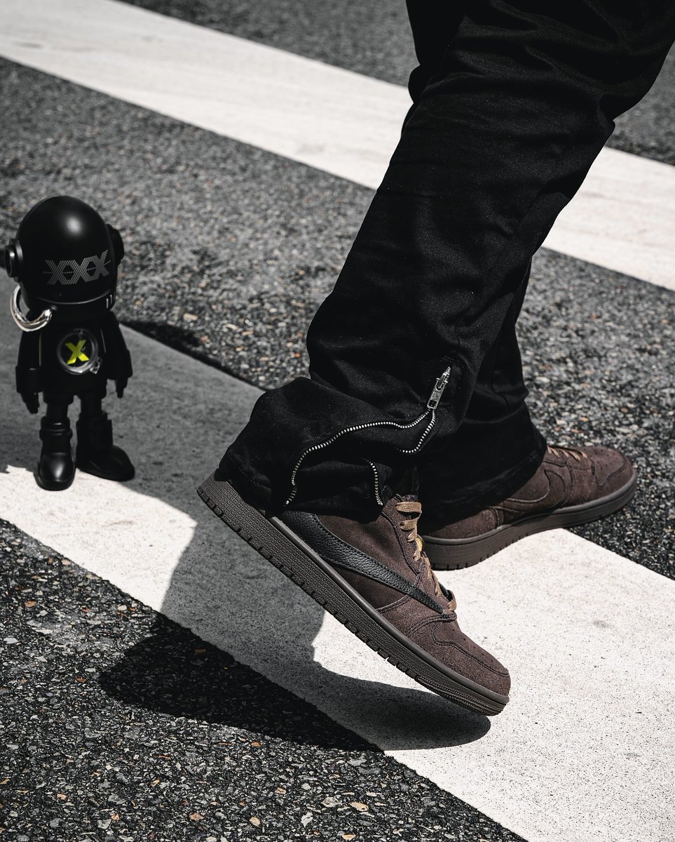 thecedisaver's tweet photo. Air Jordan 1 x Travis Scott Velvet Brown and Dark Mocha
GH₵465.00
https://t.co/bw3oCXk8l6 https://t.co/EPbHYjnvjM
