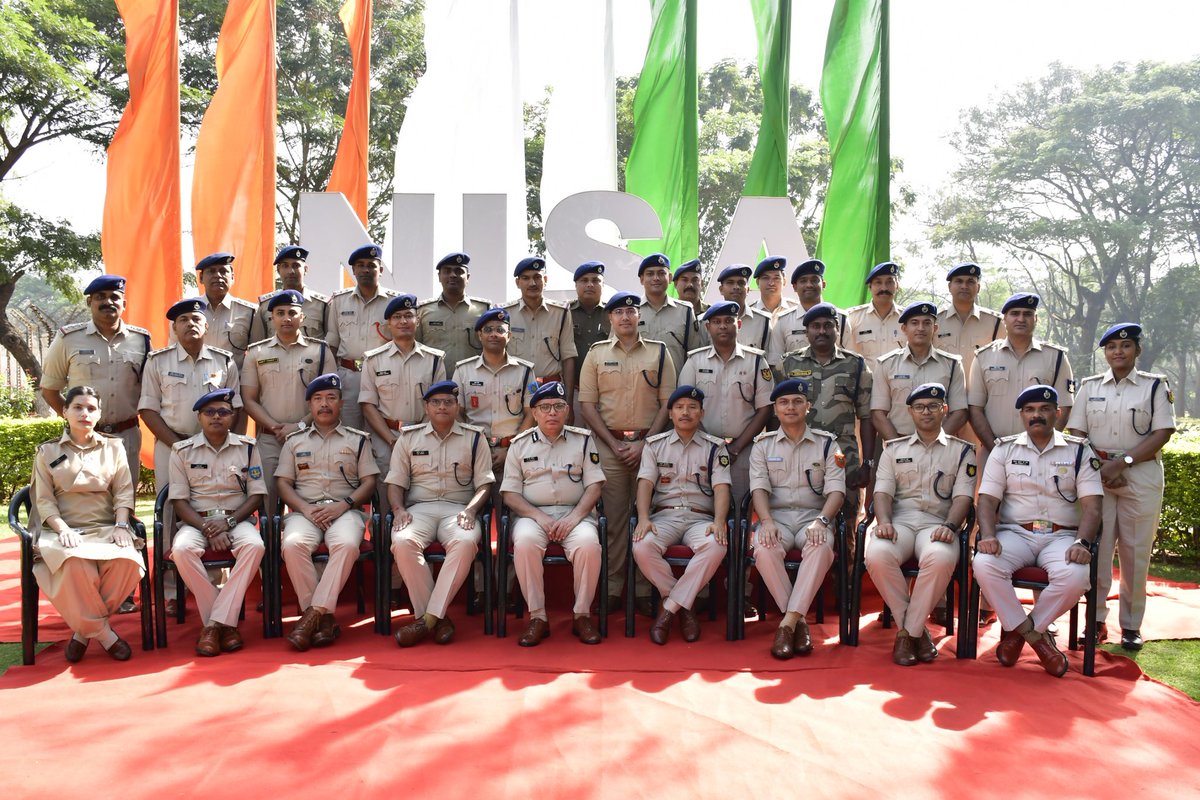 CISFTraining's tweet image. Opening of the 20th Batch Advanced Consultancy Course for GOs &amp;amp; SOs at CISF NISA, Hyderabad!

The 20th Batch of the Advanced Consultancy Course for Gazetted Officers (GOs) and Subordinate Officers (SOs) commenced at CISF NISA, Hyderabad.

#CISF #NISA #cisftraining @CISFHQrs 🇮🇳