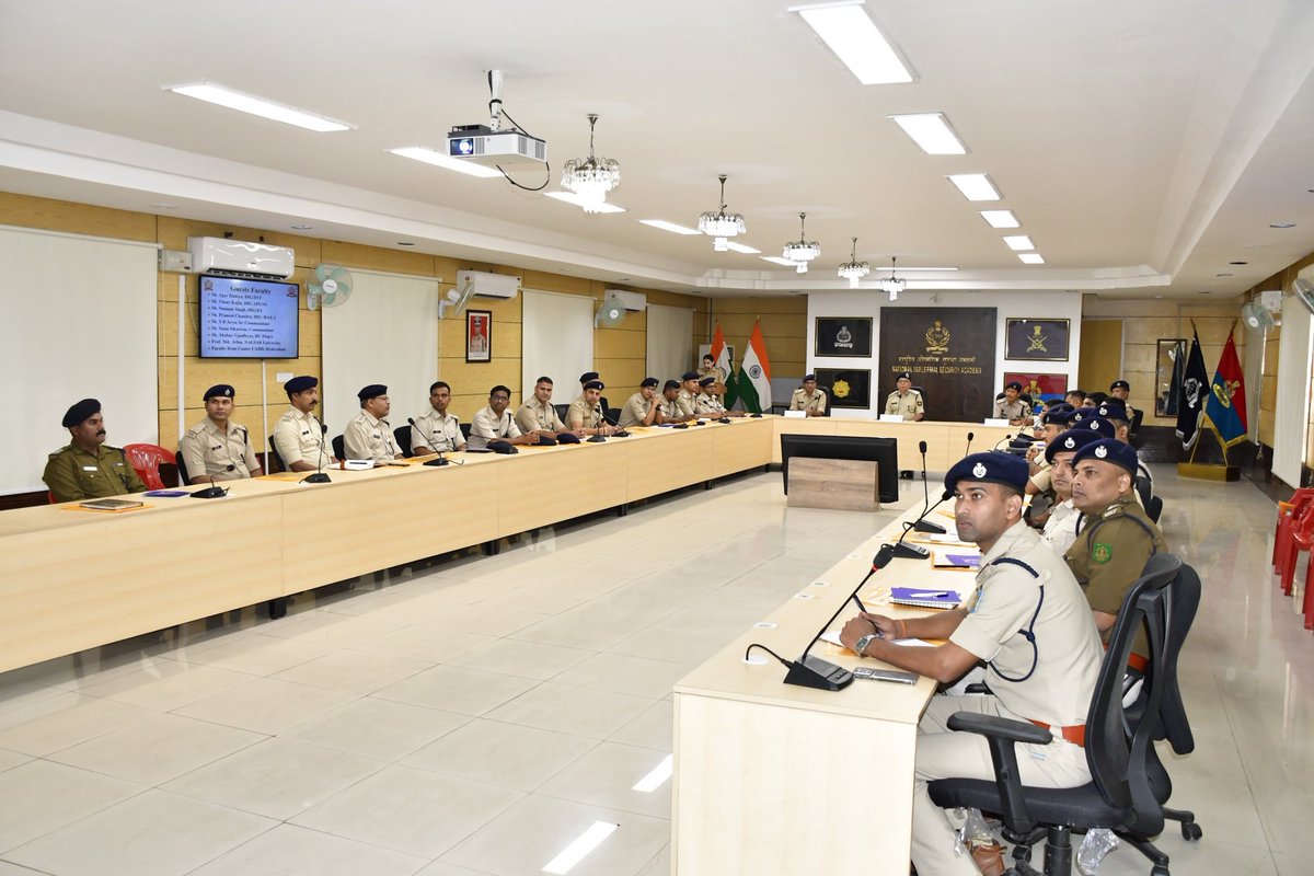 CISFTraining's tweet image. Opening of the 20th Batch Advanced Consultancy Course for GOs &amp;amp; SOs at CISF NISA, Hyderabad!

The 20th Batch of the Advanced Consultancy Course for Gazetted Officers (GOs) and Subordinate Officers (SOs) commenced at CISF NISA, Hyderabad.

#CISF #NISA #cisftraining @CISFHQrs 🇮🇳