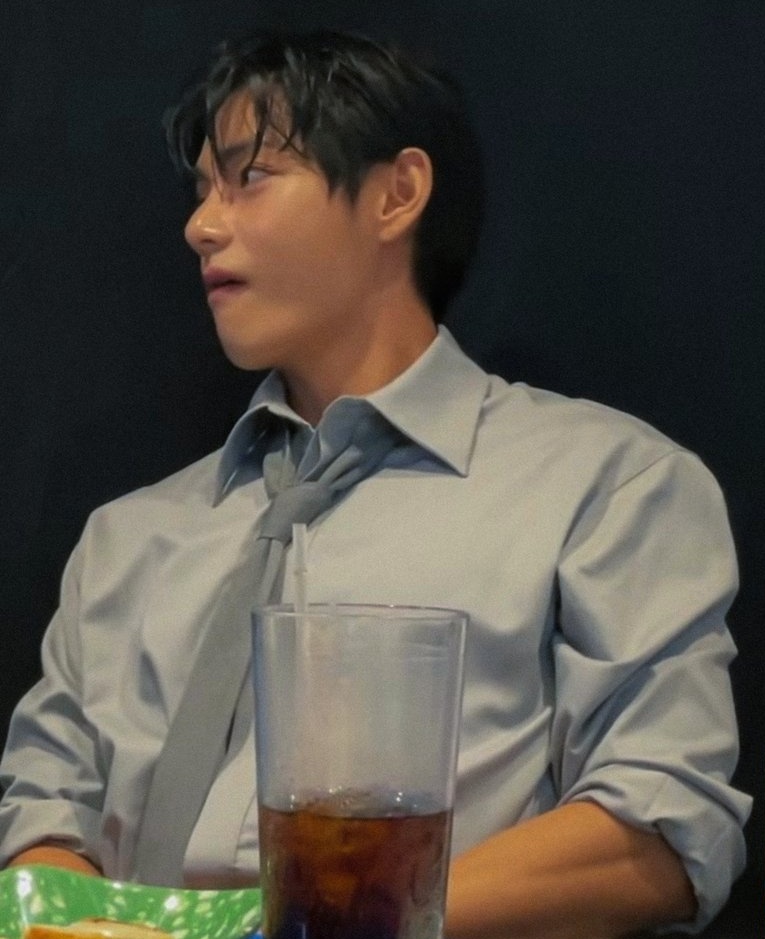 ً ria (@thestaer95) on Twitter photo 