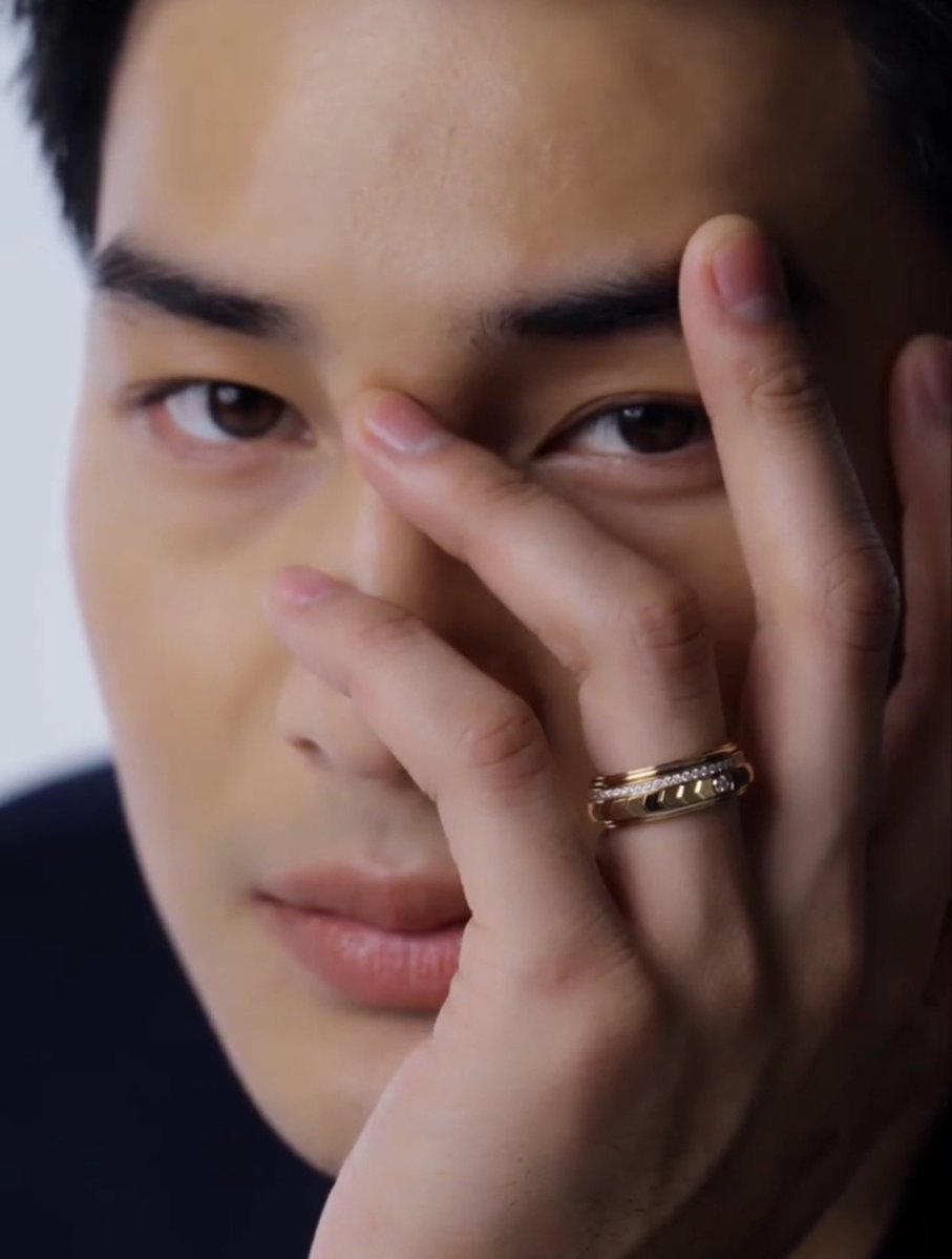 su_lovenaka's tweet image. แกรมันสวยอ่ะ..สวยสะดุดตาโดยเฉพาะนิ้วนางข้างซ้าย💍คนเป็นแควนไม่ได้ก้อเหนื่อยหน่อยนะ🤭🥰
Thailand’s Global Star of the Year 2025 | Piaget Global Ambassador 

@Nnattawin1 
#ApoNattawin #Piaget
#MOTY2025 #GQMenOfTheYear